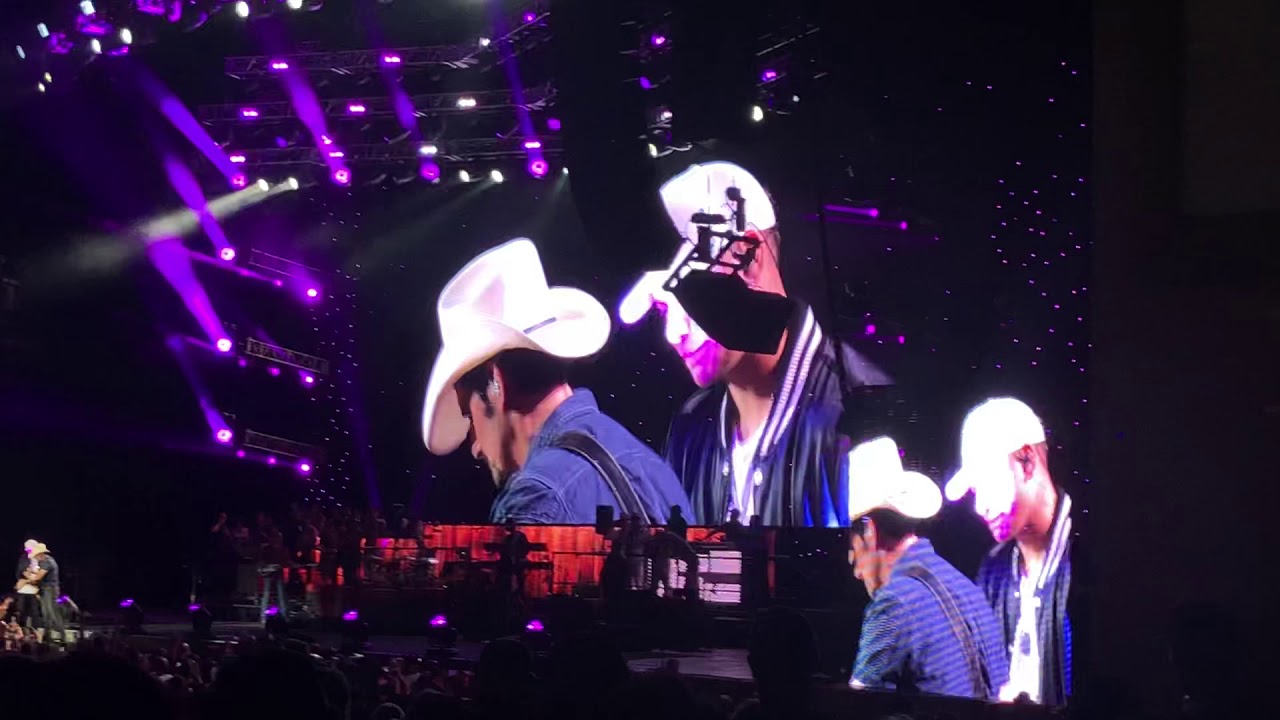 Brad Paisley & Kane on stage together I’m still a guy 072018 YouTube