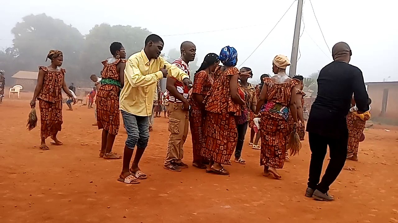 Danse funéraire à Balayo