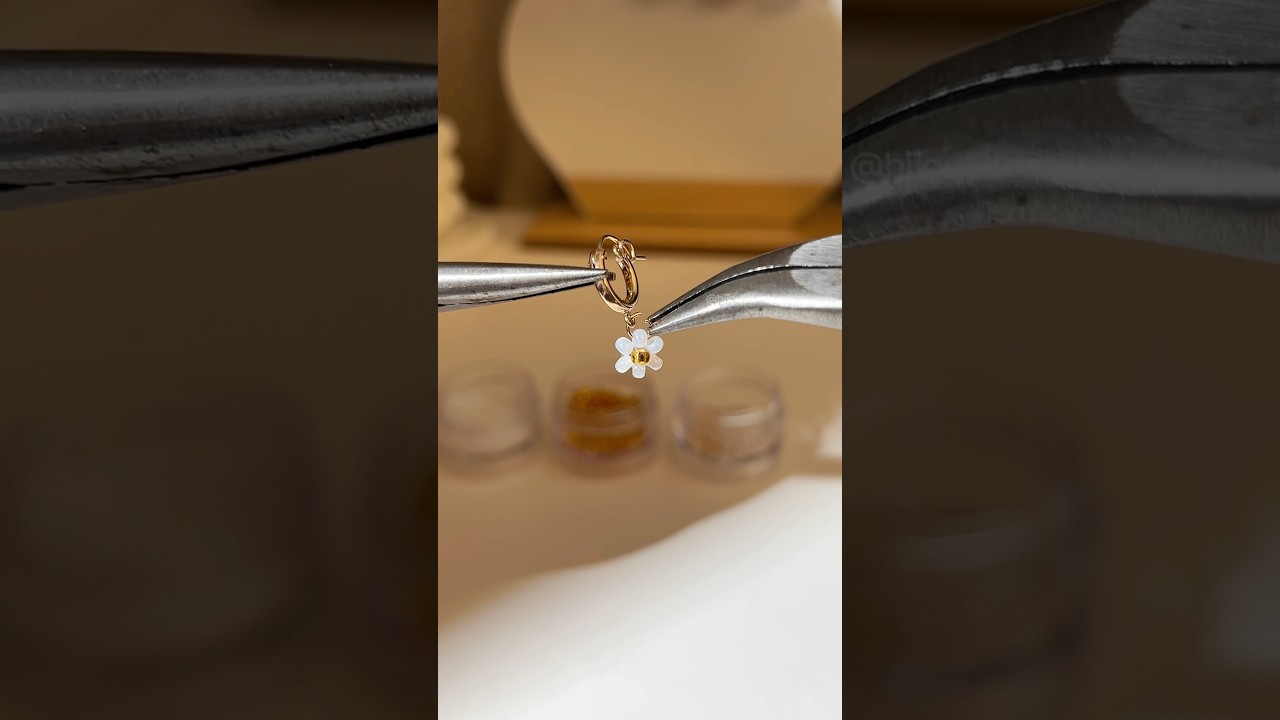 How to make beaded flower earrings 🌼 Beaded daisy earring tutorial #beadedjewelry