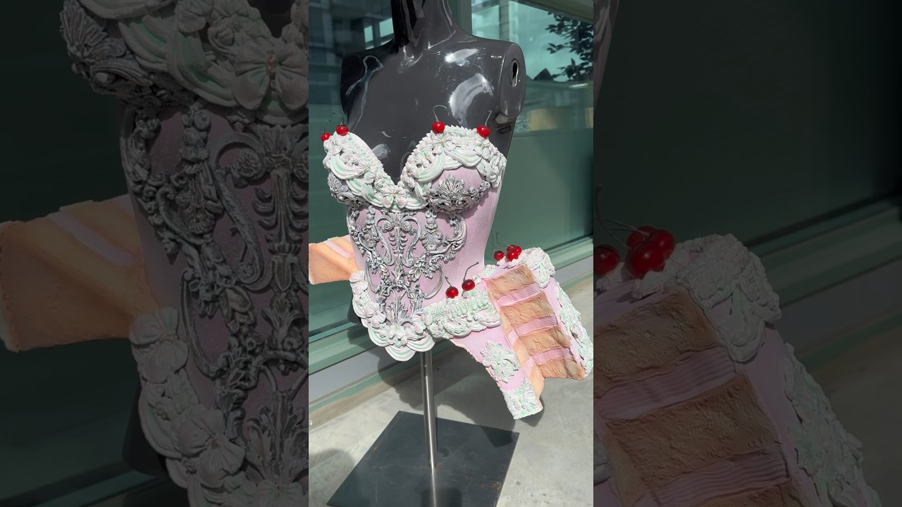 WEARABLE CAKE? 😳 #costume #cake #cosplay #designer #fashiondesign #cakedecorating