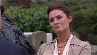 115 Rebecca & Chrissie White (20th April 2017) Chrissie Only