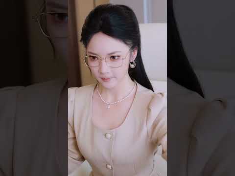 Geng merampok CEO cantik di mobil sport, tak tahu sopirnya ternyata dewa perang pasukan khusus!