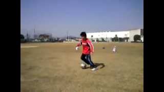 サッカー足技　12連チャン連続シザース