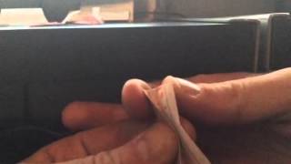 How to snap a DE blade in half