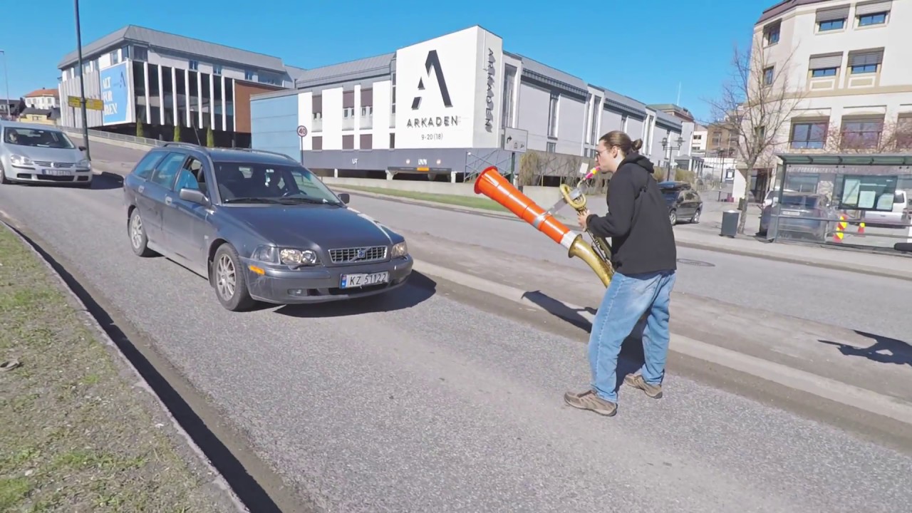 Moon Hooch Traffic Cone Saxophone Ep 3 (Skien Honk) YouTube