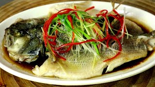 清蒸鱼千万不要放盐和料酒，大厨教你这一招，鲜嫩多汁，不腥不柴