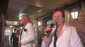 Hans Somers en Netty Reek - Waarom ben ik zo in de war LIVE
