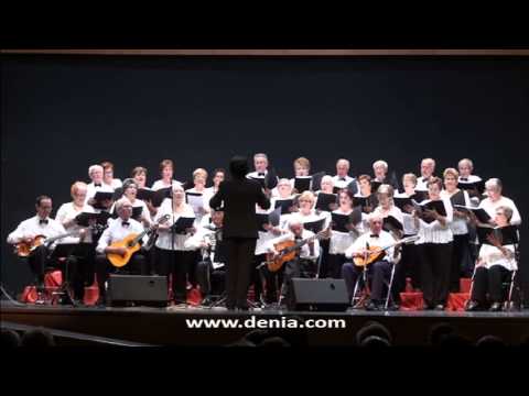 Dénia: La Coral del Hogar de Jubilados de Dénia interpreta "Me Gustas Mucho"