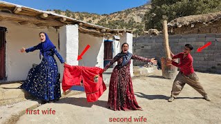 Download Lagu Family tension: Second wife tries to throw first wife out, husband reacts MP3 Download Lagu Family tension: Second wife tries to throw first wife out, husband reacts MP3