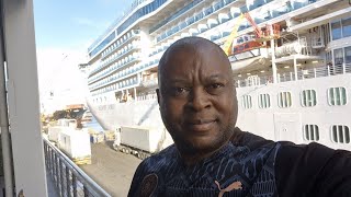 Gambakwe views MSC Coral Princess Cruise Ship at Cape  Town