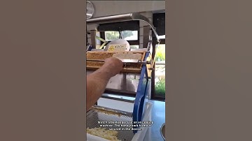 Using a Manual Honey Uncapping Machine