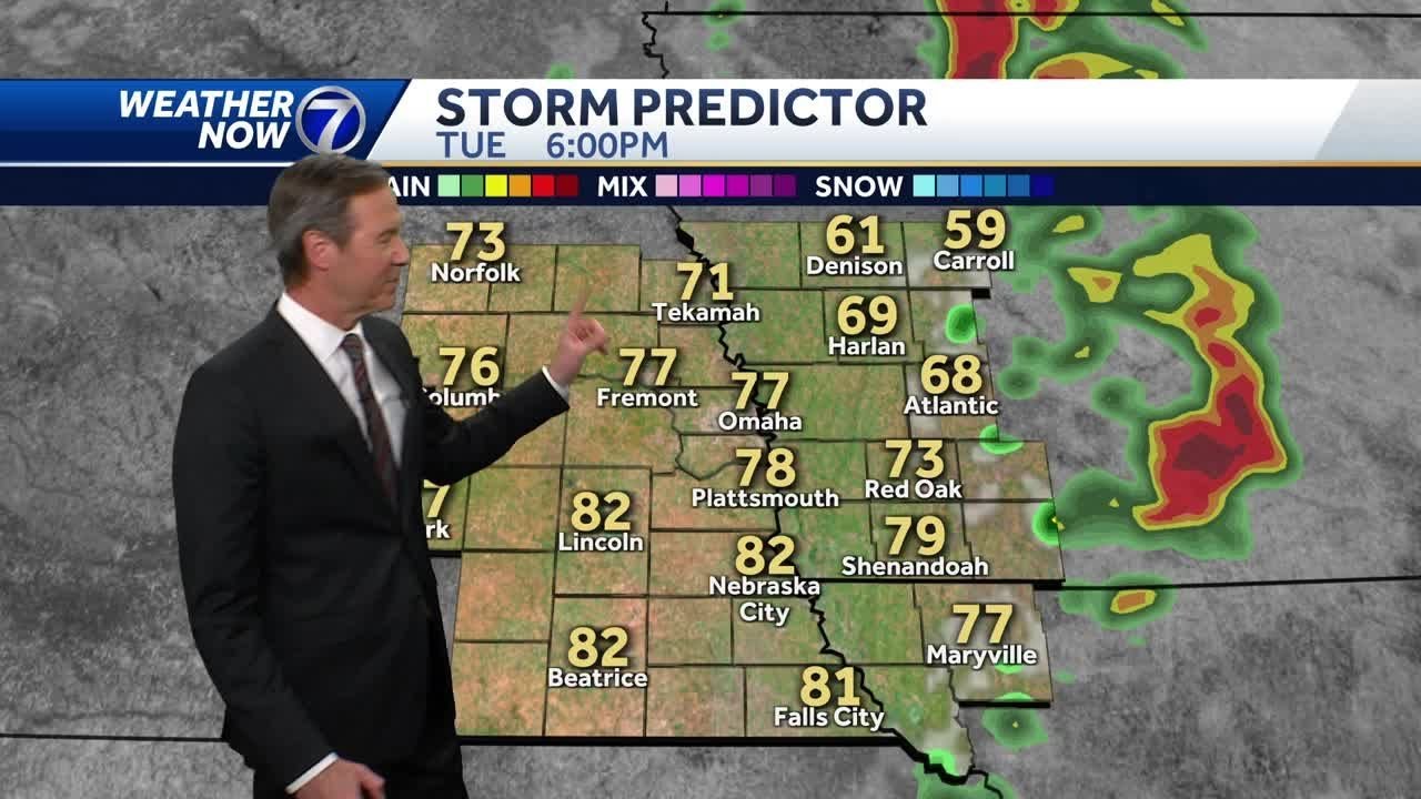 Tracking strong to severe storms for Nebraska, Iowa - YouTube