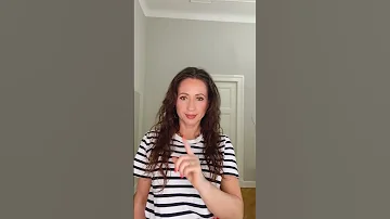 Какой цвет волос делает моложе?