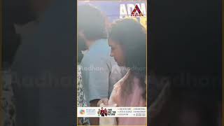 ஜனநாயக கடமையை மனைவியுடன் நிறைவேற்றினார் சிவகார்த்திகேயன் #SK #TamilCinema #Kollywood #Politics