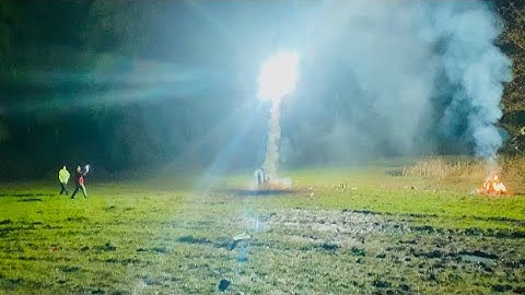 🚁 Strobe Rocket Firework
