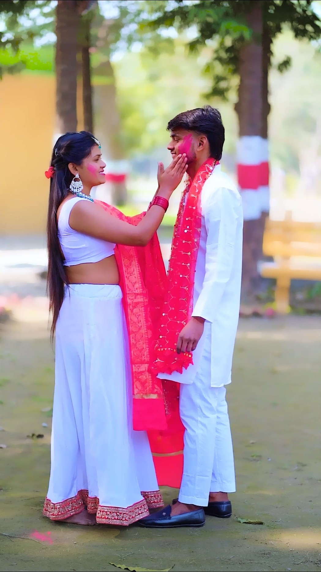Radha Krishna ka prem h holi