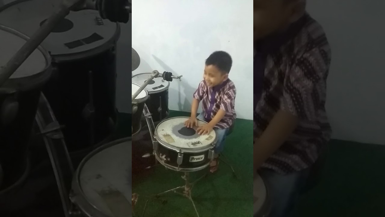 Anak yg baik menymbah tuhan - YouTube