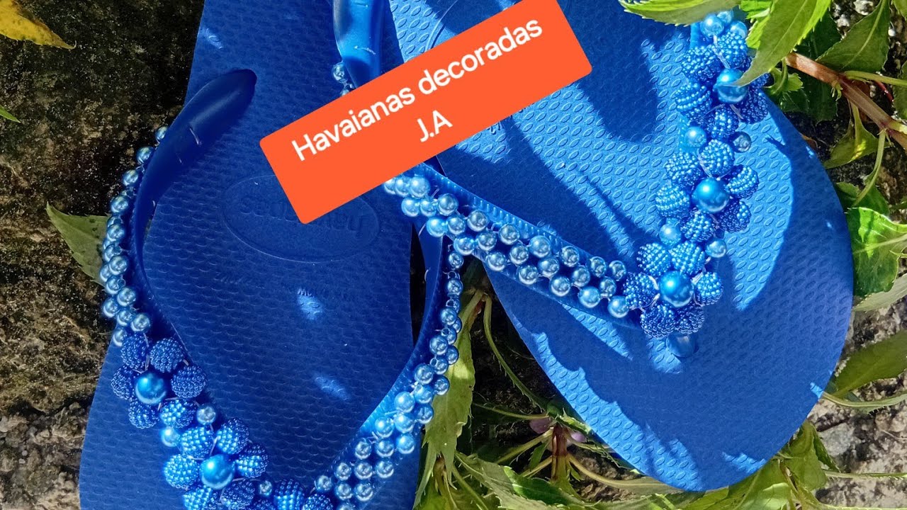 Inventei uma decoração de pérolas em uma havaiana e deu certo