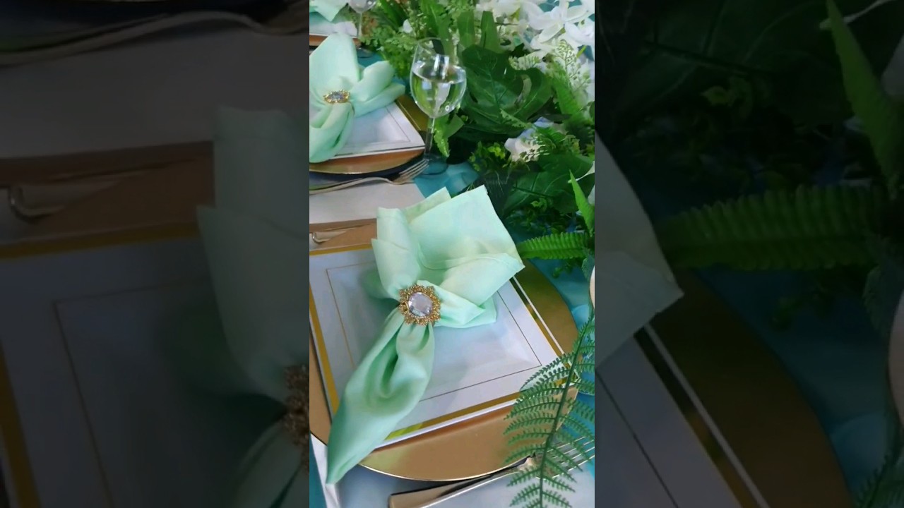 MINT AND GOLD TABLESCAPE DECOR 