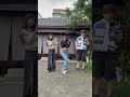 這麼會扭?好,不准一個人出門了