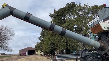 Allis Chalmers Gleaner F2 Combine & 18’ Header - #2435