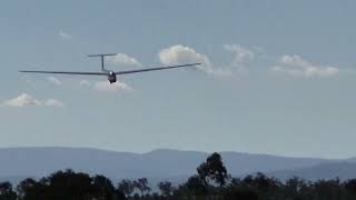 Rod Stuart landing Hornet AE at Lake Keepit Airfield.