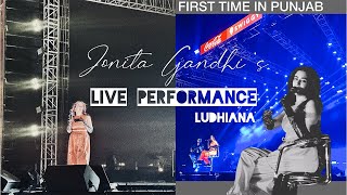 JONITA GANDHI LIVE PERFORMANCE 💃🏻🪩 in HDR | 🪅 AMAZING SHOW | CocaCola X Swiggy | @jonitamusic
