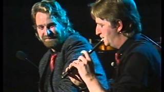 Video thumbnail of "Johnny & Phil Cunningham : "Farewell To Ireland""