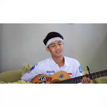 Cowok ganteng main gitar
