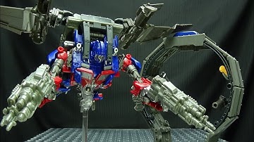 Studio Series Leader OPTIMUS PRIME: EmGo