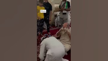 لحظة ختم القرآن الكريم لطفل من غزّة