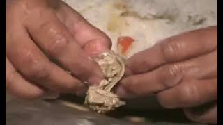How to eat a crab Mrs. Brown style. @Bud Brown. - Retired in the Philippines. screenshot 1