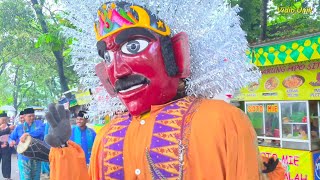 Arak Ondel-ondel Betawi Sanggar Bintang Adzam Keliling Setu Babakan