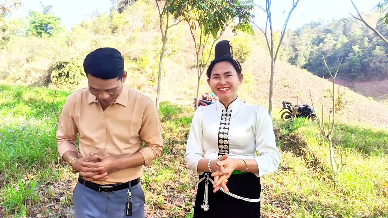 Lần đầu hoa lá đc đứng cạnh nghệ nhân nổi tiếng hát,sắn hênh pi nọng ơi 