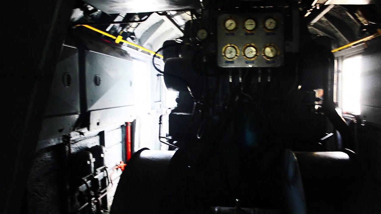 LDE2100 DA Sulzer 12LDA28 Engine Startup - EngineRoom View