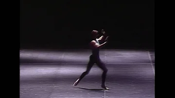 « In the Middle, Somewhat Elevated » de William Forsythe