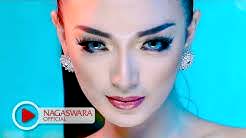 Zaskia Gotik -  Tarik Selimut - Official Music Video HD - NAGASWARA  - Durasi: 3.47. 