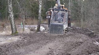 Logging with Logset 6F, difficult road, mud, big load