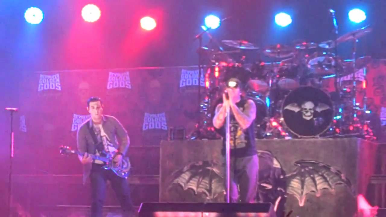 HD It's so easy (Guns N Roses cover) - Avenged Sevenfold LIVE April 20 2011
