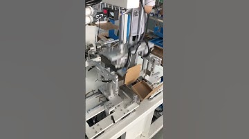 Small pizza box folding machine