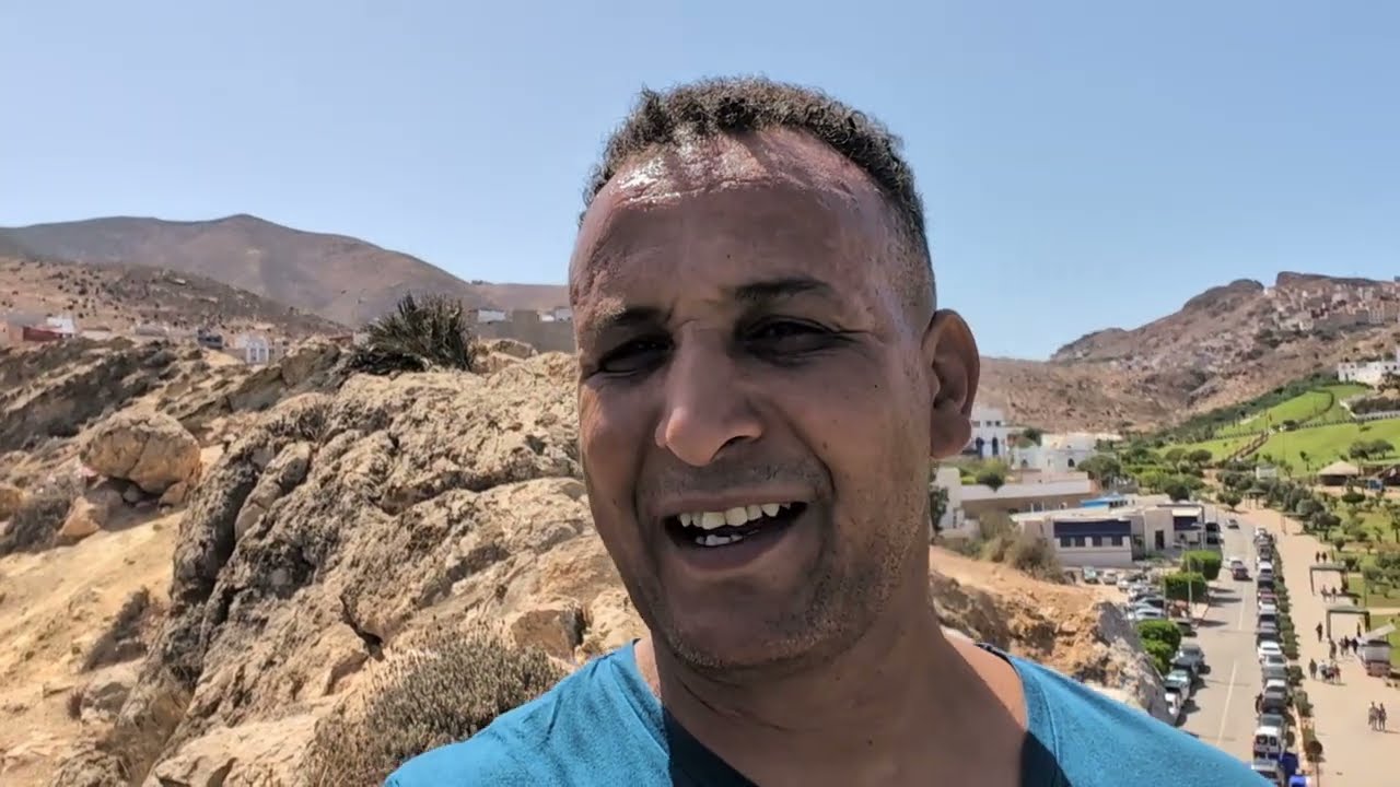 إذا كنتم من عشاق السفر والاكتشاف، فهذا الفيديو سيأخذكم إلى تجربة فريدة في أحضان الطبيعة المغربية 🌴🌅.