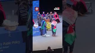 أستاذ بجامعة كاليفورنيا يرفض تسليم شهادة التخرج لطالب رفع العلم الفلسطيني