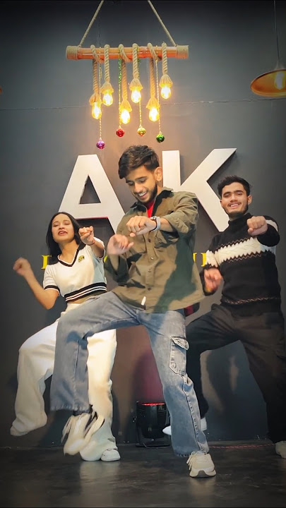 Akela hai Mister Khiladi 😘😄 #shorts #ytshorts #dance