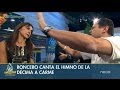 Tomás Roncero le canta el himno del Madrid a Carme Barceló