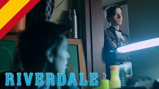 RIVERDALE [Fandub Castellano] | Archie descubre que Jug vive en el instituto