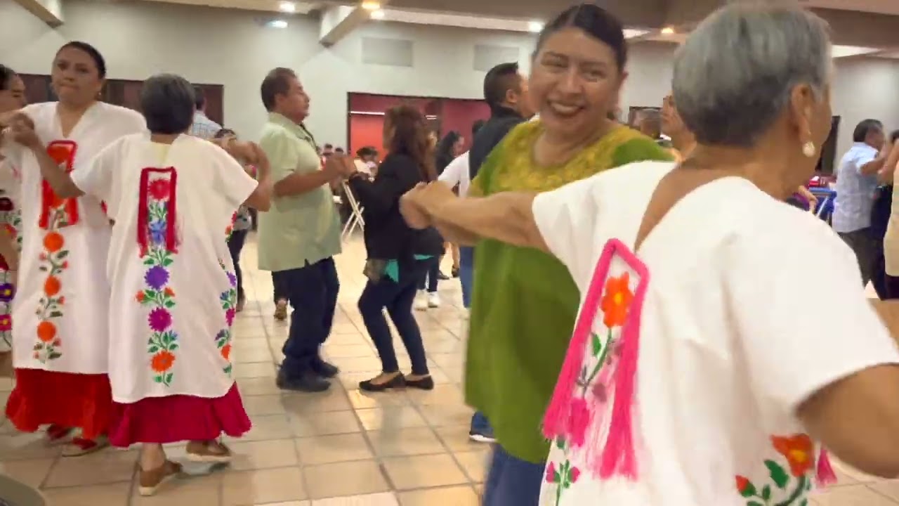 BAILE SERRANO YALALAG CON LA BANDA  DE MUSICA 