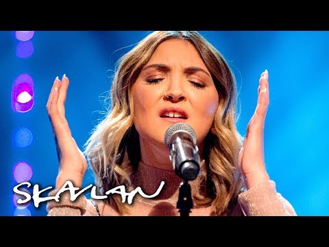 Video: Julia Michaels Net Tsim Nyog: Wiki, Sib Yuav, Tsev Neeg, Kab tshoob, Nyiaj hli, kwv tij