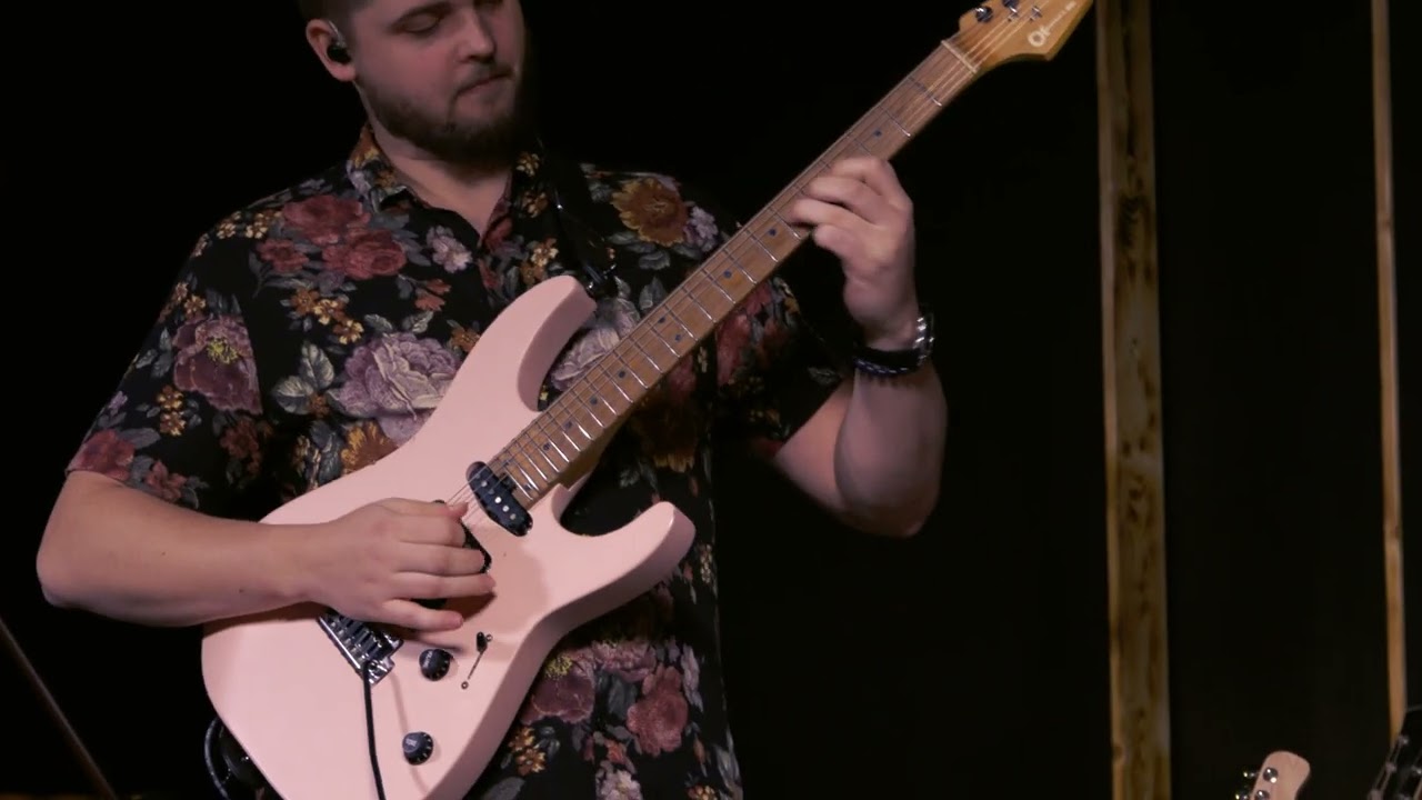 Six times two - Kraft Guitars (Livesession)