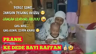 Prank bayi lucu bunda pakai mukena ga mau dipegang