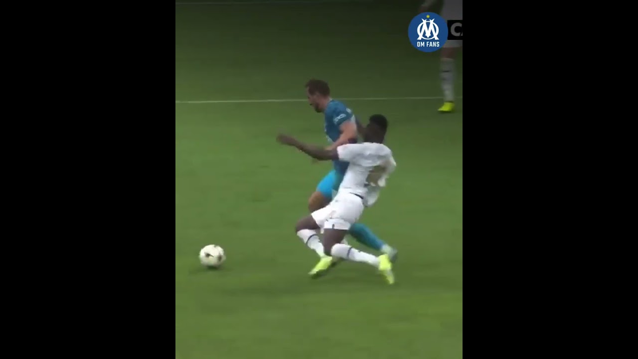 👌🏻 Le tacle parfait de Mbemba sur Harry Kane 🔥 | OM-TOT 2022